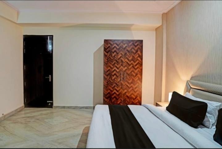 Savanna - A Boutique Stay Нойда Экстерьер фото